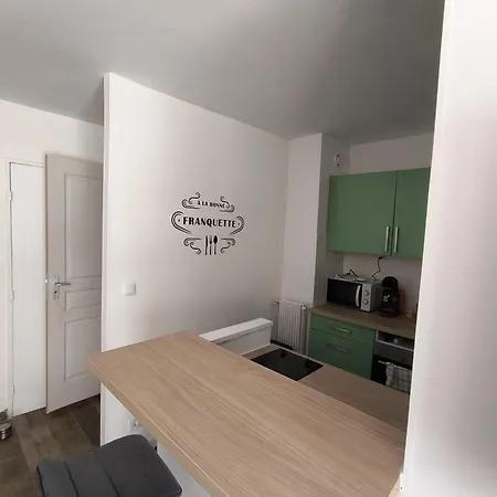 Home2Sea - Piscine, Jardin, Studio Cabine, 1 Canape Lit Convertible 2 Adultes, 1 Lit Superpose Triple 3 Enfants Ou Ados Apartamento Vallauris